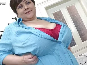 أمام أصدقائه ، أخذ ك ...