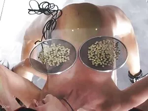 شقراء ساخنة تعطي نفس ...