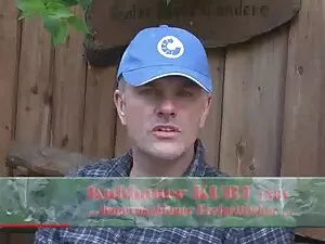 لطيف فتاة تضررت من ا ...